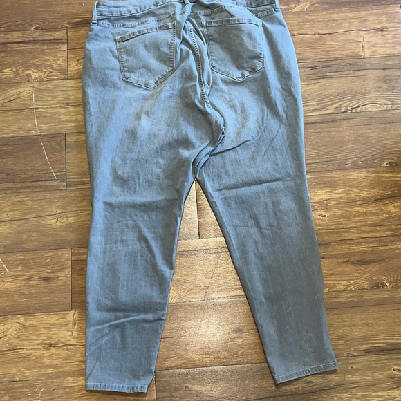 A New Approach Mid-Rise Skinny Jeans- Gray 24W - Picture 11 of 12